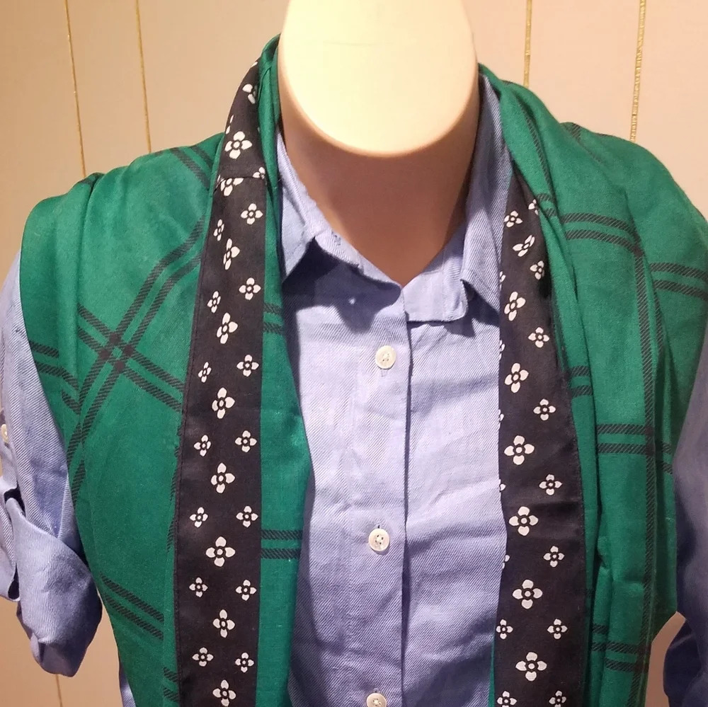 NWT Abercrombie and Fitch loop scarf - Picture 2 of 5